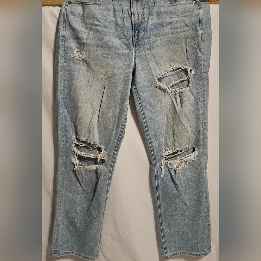 American Eagle Distressed Light Blue Women's Jeans